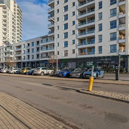 아파트 Bright Obroncow Wybrzeza With Parking By Renters