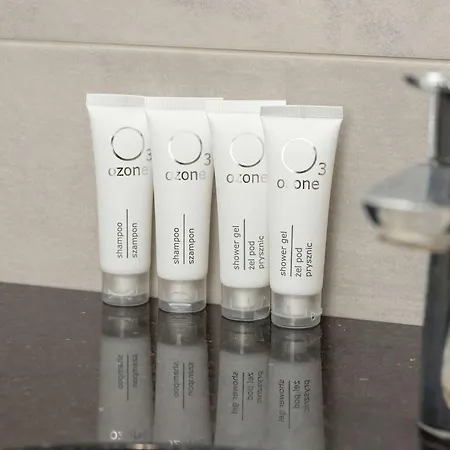 Bright Obroncow Wybrzeza With Parking By Renters Appartement *