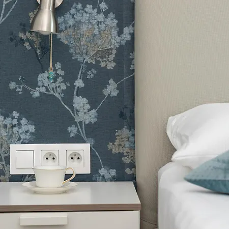 Bright Obroncow Wybrzeza With Parking By Renters * 그단스크