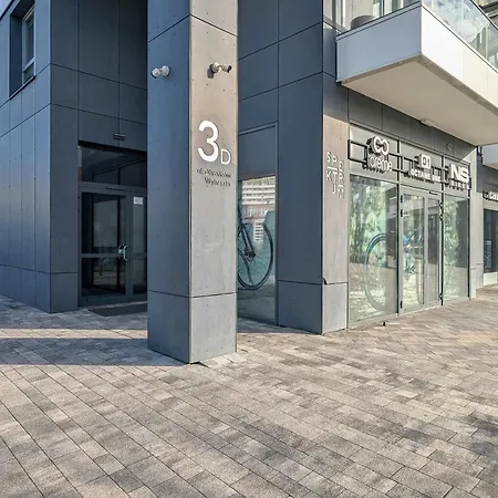 Bright Obroncow Wybrzeza With Parking By Renters Apartment *