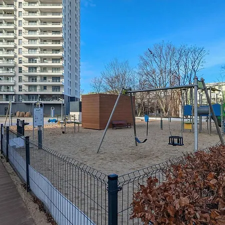 Apartment Bright Obroncow Wybrzeza With Parking By Renters Danzig