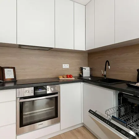 Bright Obroncow Wybrzeza With Parking By Renters *