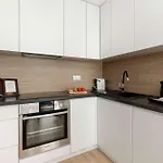 Apartamento Bright Obrońców Wybrzeża With Parking By Renters Gdańsk