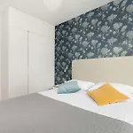 Bright Obrońców Wybrzeża With Parking By Renters Apartamento